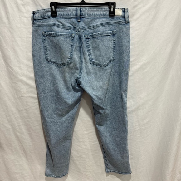 Hollister Ultra High Rise Mom Jeans Distressed Ripped Light Wash 33x27 Grunge - Picture 8 of 15